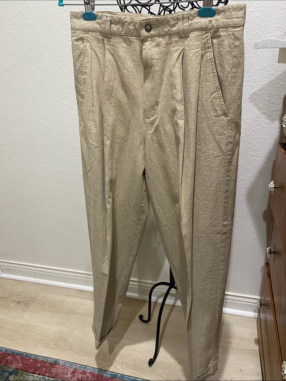 Men's Tan Pleated Chinos - Classic Tailored Fit